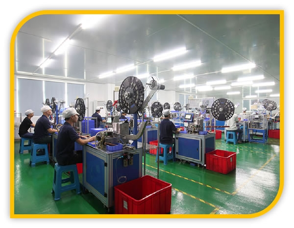 自動(dòng)化組裝車(chē)間